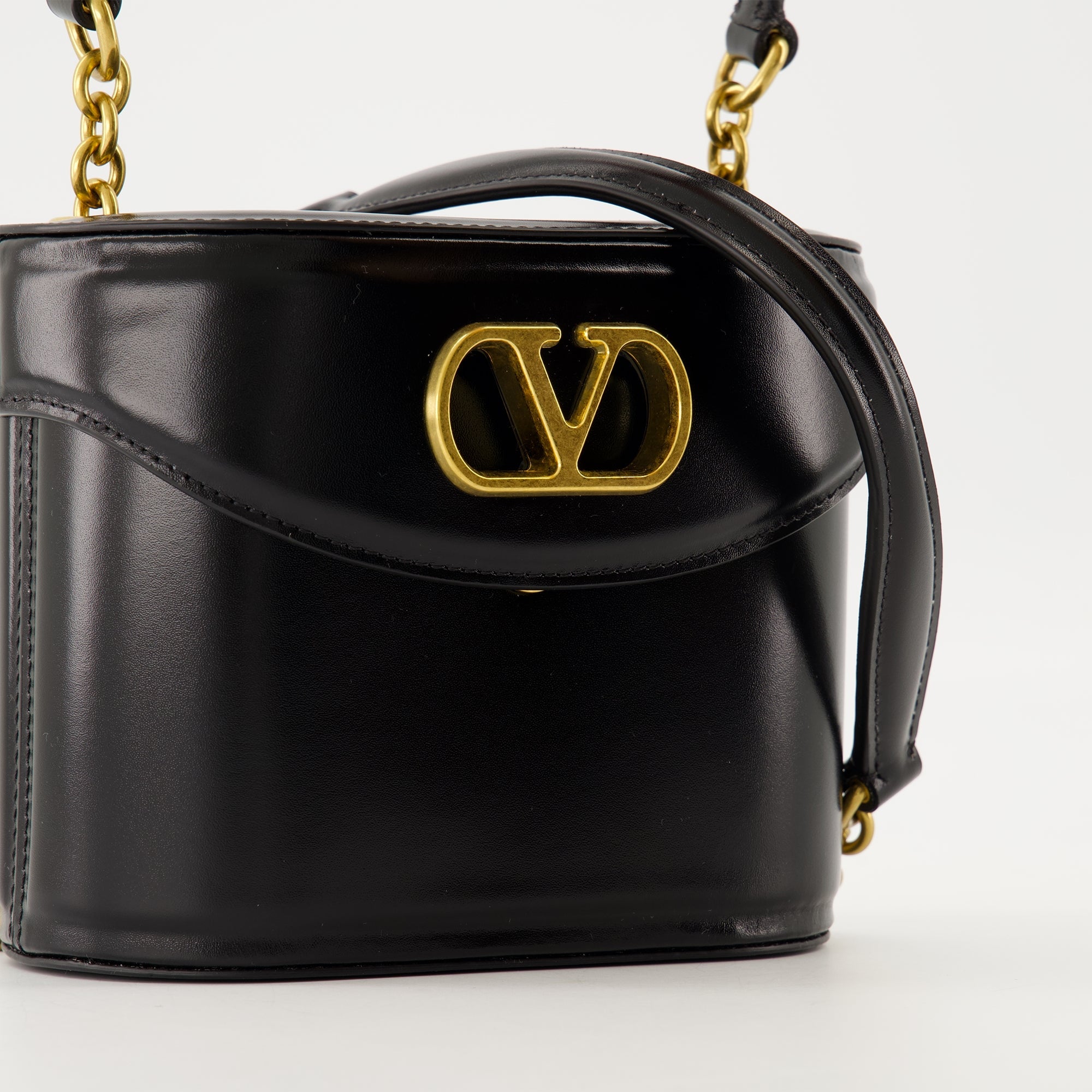 black handbag, Valentino Garavani bag, chic handbag, structured bag, fashion accessory
