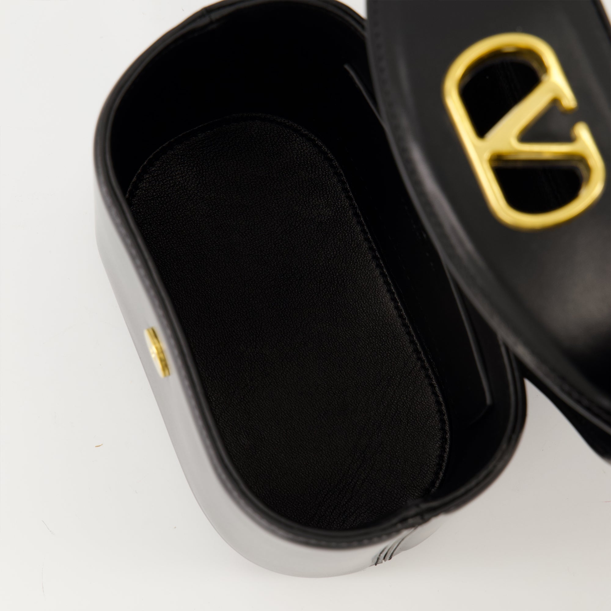 black handbag, Valentino Garavani bag, chic handbag, structured bag, fashion accessory