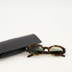 Image of SL 567 Sunglasses by Saint Laurent for Unisex - Season Autumn-Winter 2025 - Detail View 2