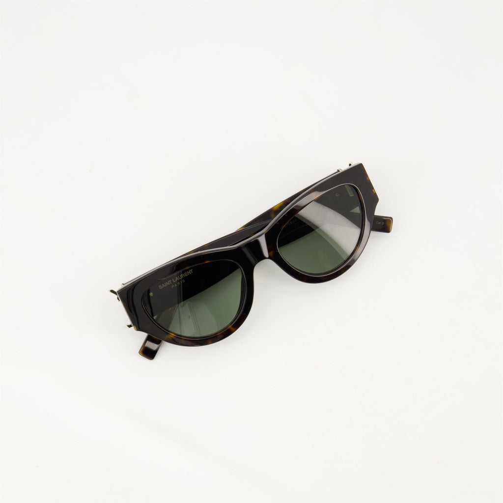 Imagen de las gafas de sol de carey SL M94 de Saint Laurent para unisex - Temporada Primavera-Verano 2025 - Vista de detalle del producto 2