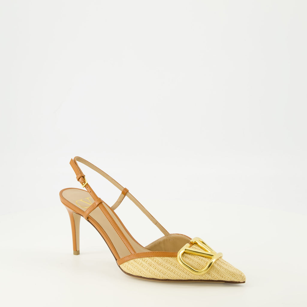 Vlogo Raffia Pumpsの画像 - Valentino by Valentino Garavaniの女性用 - 2026年春夏シーズン - 右前方三分の一ビュー