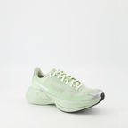 Imagen de zapatillas verdes MM6 x Salomon de Mm6 para mujeres - Temporada Primavera-Verano 2025 - Vista tres cuartos frontal derecha