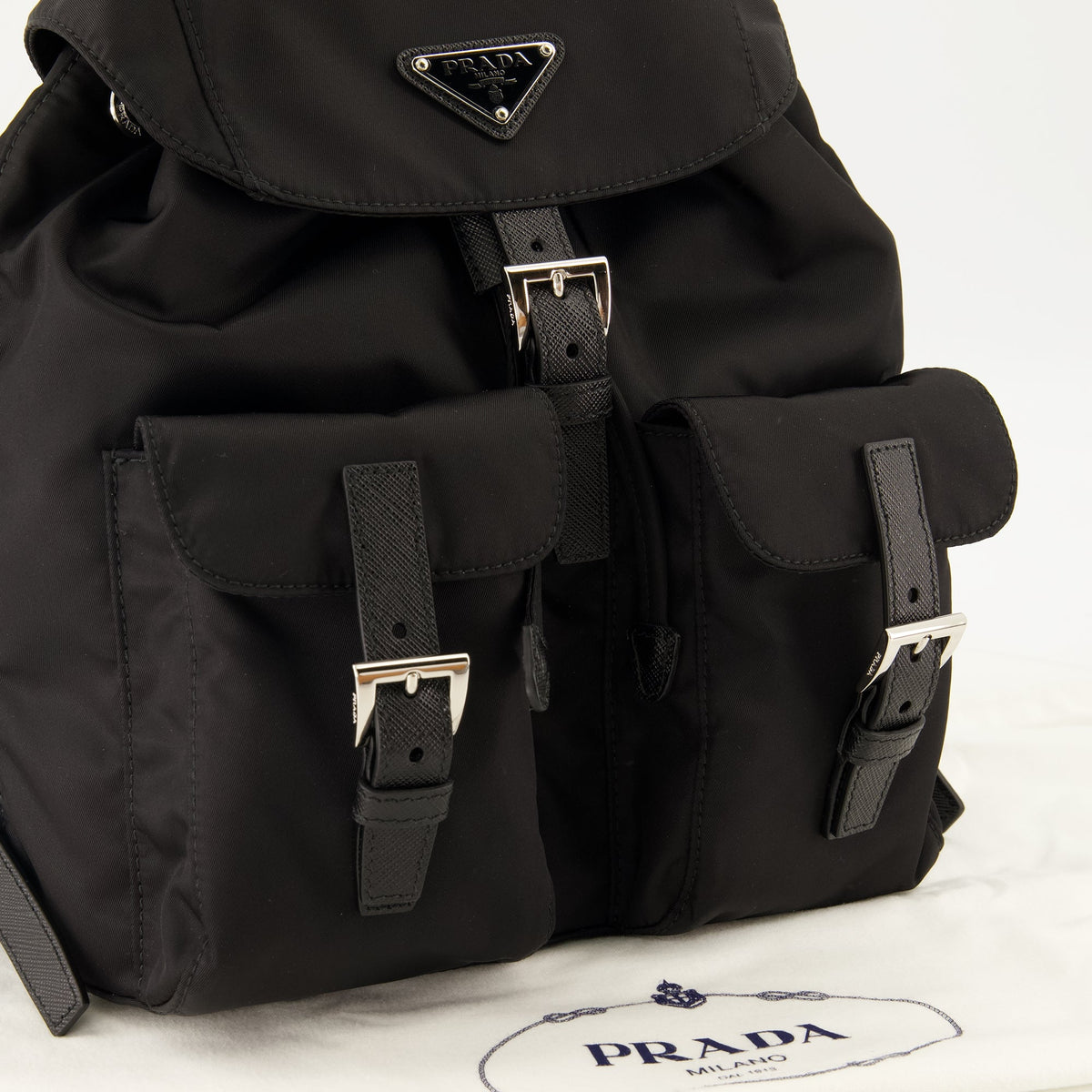 Petit sac à dos noir en Re-Nylon