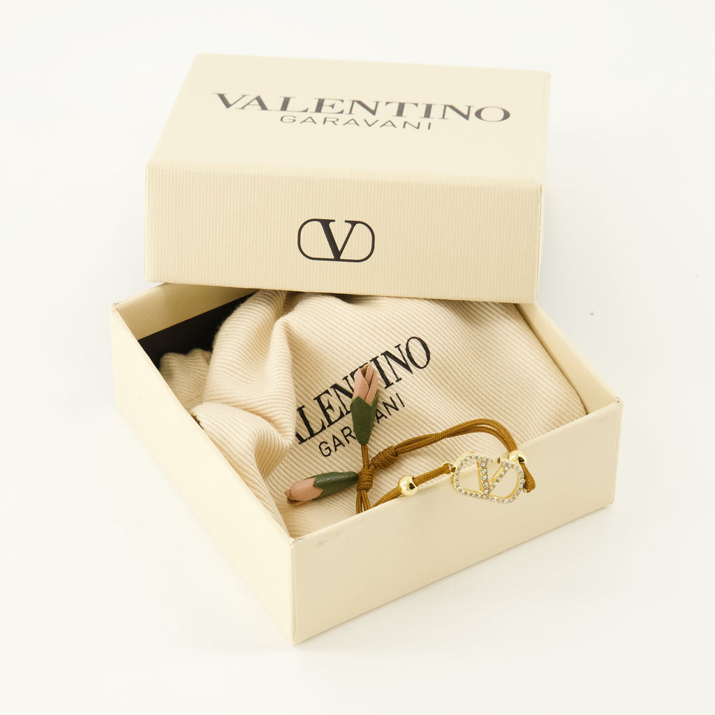 Image of Vlogo Bracelet with Brown Cord by Valentino Garavani for Women - Season Spring-Summer 2026 - Detail View 2