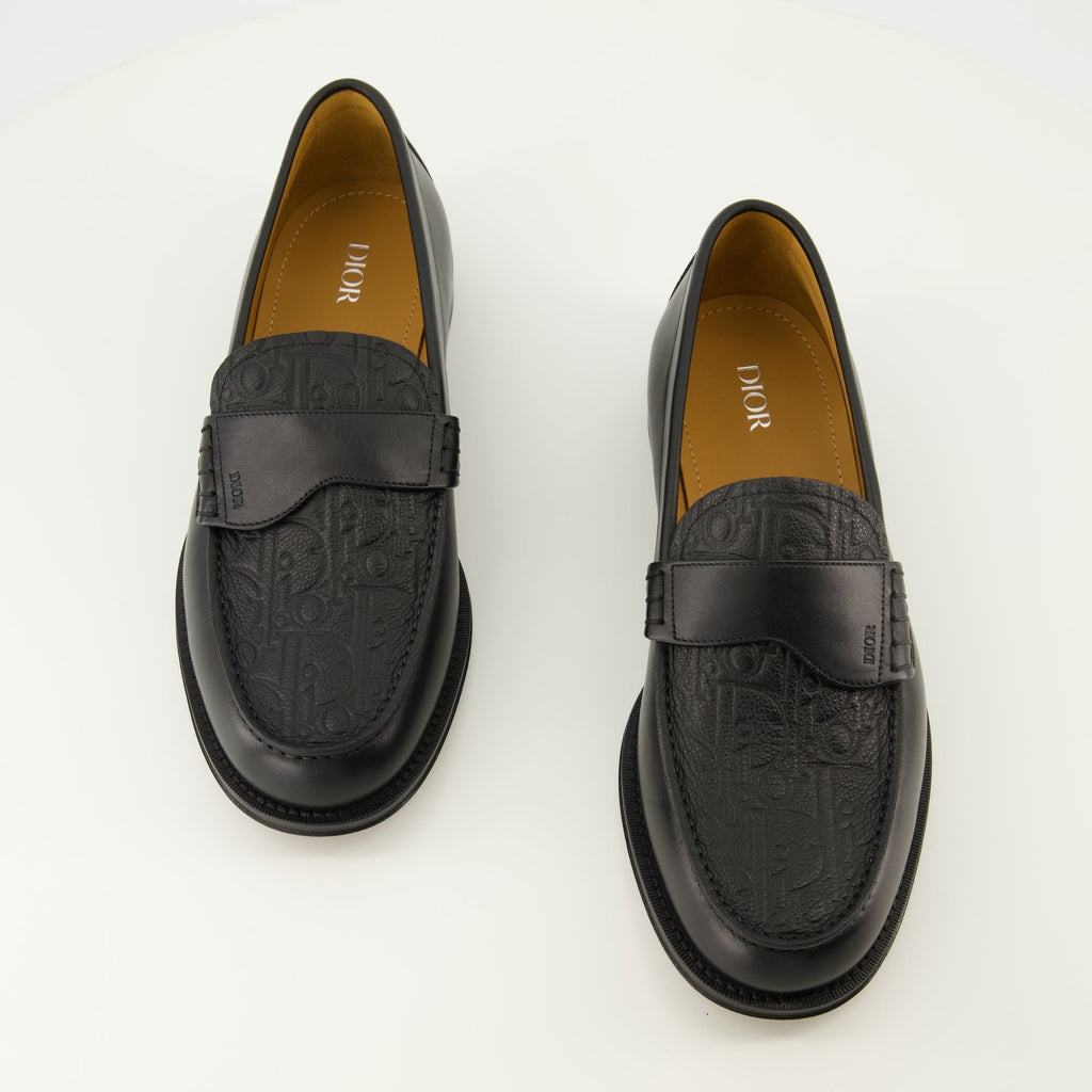 Bilde av Granville-mokasiner fra Dior for menn - Sesong Høst-Vinter 2025 - Toppvisning av par