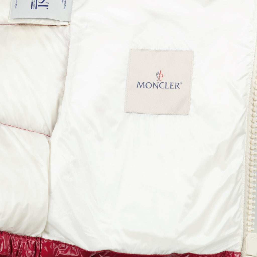 モンクレールの女性用ダウンジャケット アンドロ ルージュの画像 - シーズン 春夏 2026 - 詳細ビュー 2