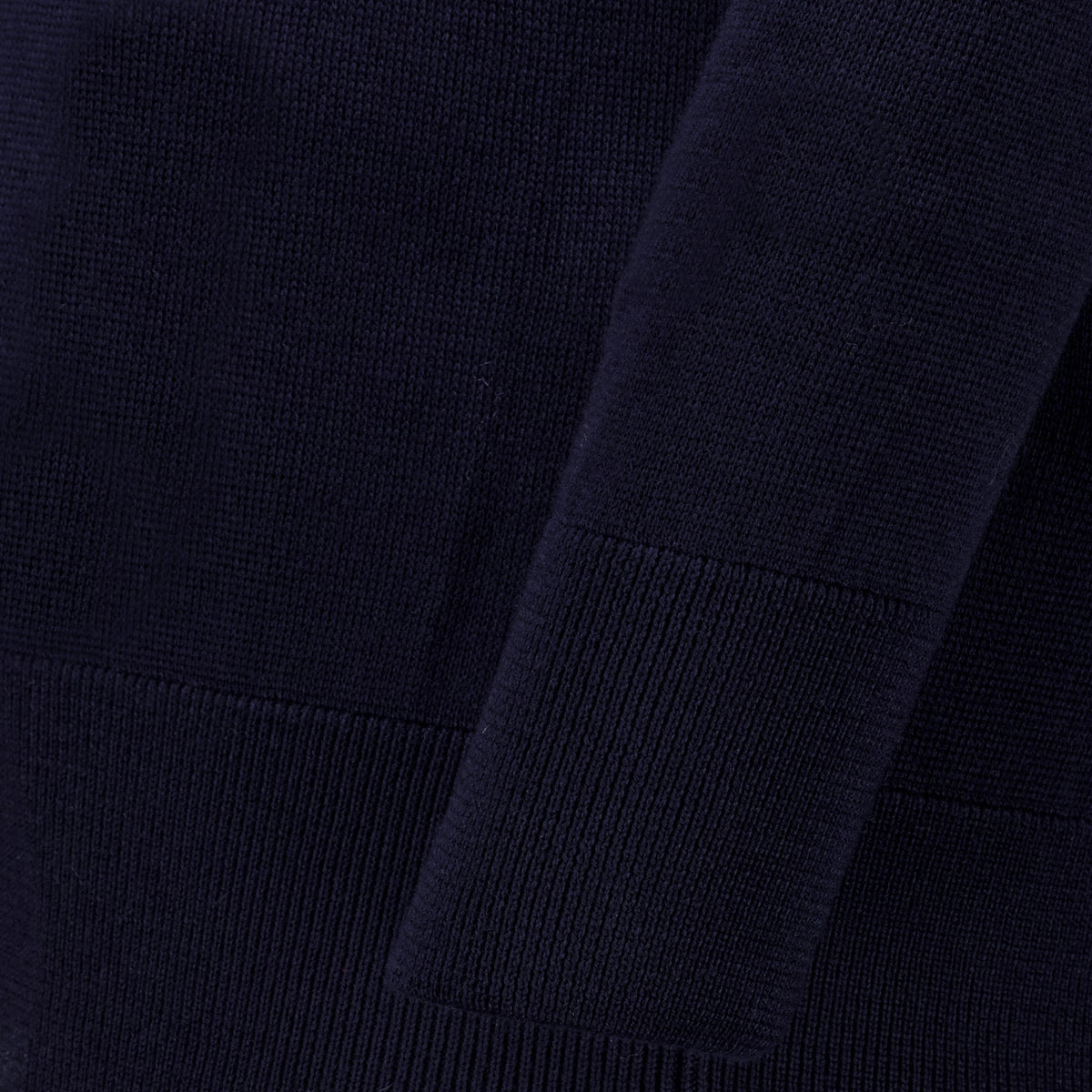Jersey de cuello alto de lana azul marino