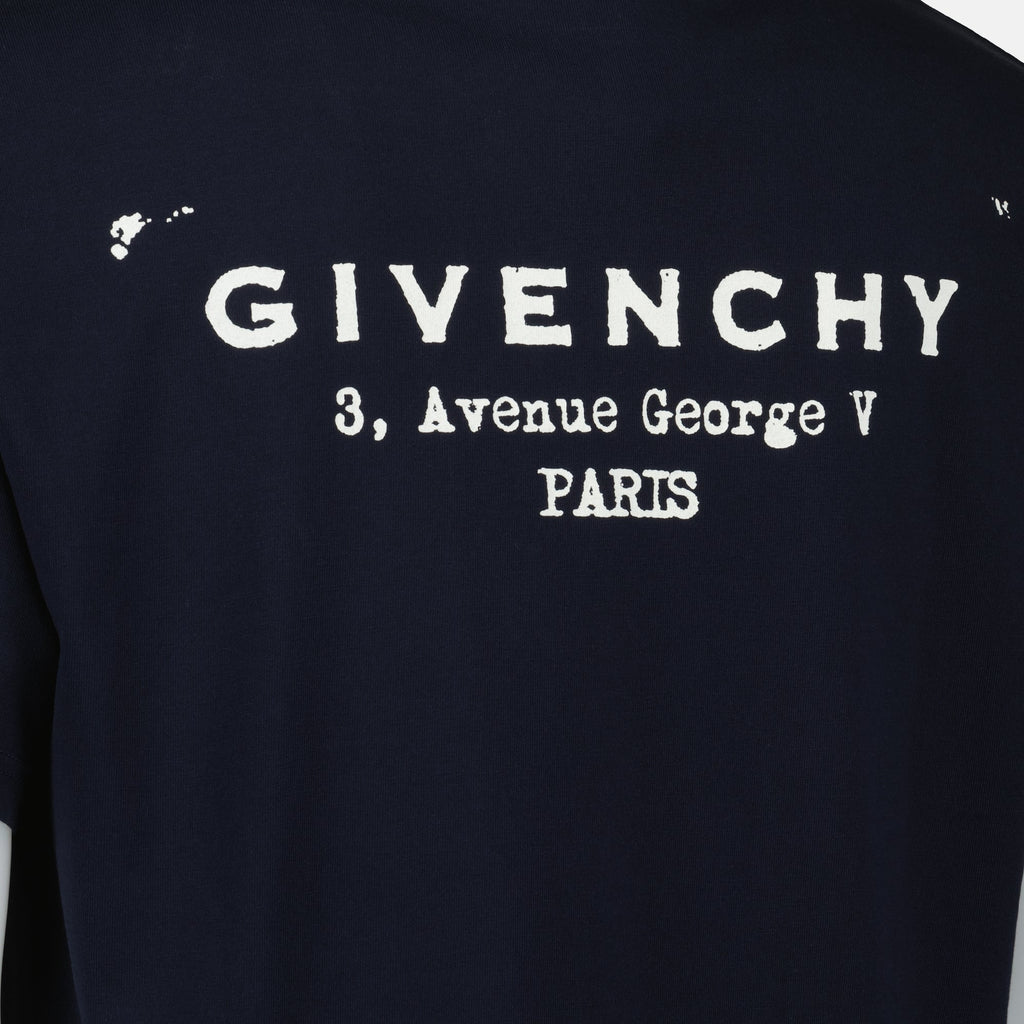 Image of Givenchy Signature Printed T-Shirt by Givenchy for Men - Season Autumn-Winter 2025 - Detail View 5