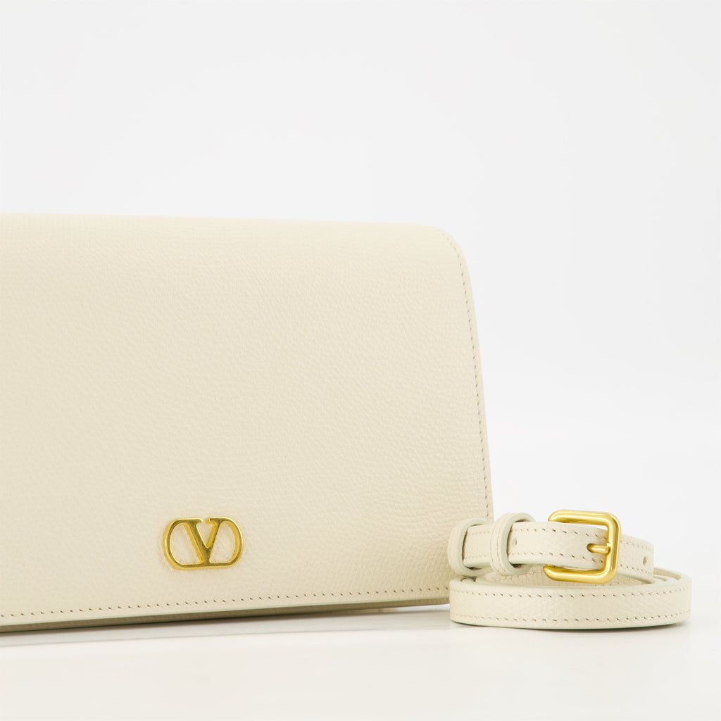 VLogo pouch, grainy leather pouch, Valentino Garavani, designer accessories, stylish pouch