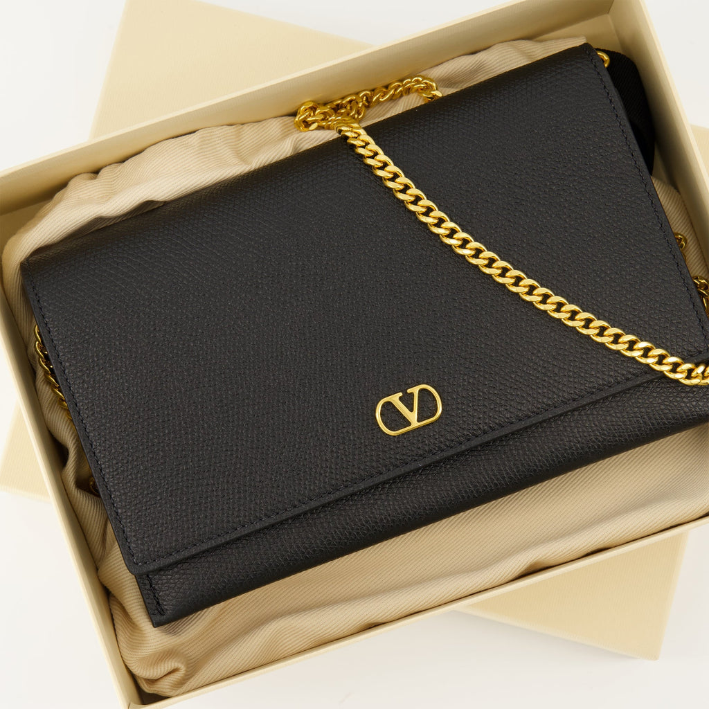 Valentino VLogo Pouch, grained calfskin pouch, designer chain pouch, luxury fashion accessories, Valentino accessories