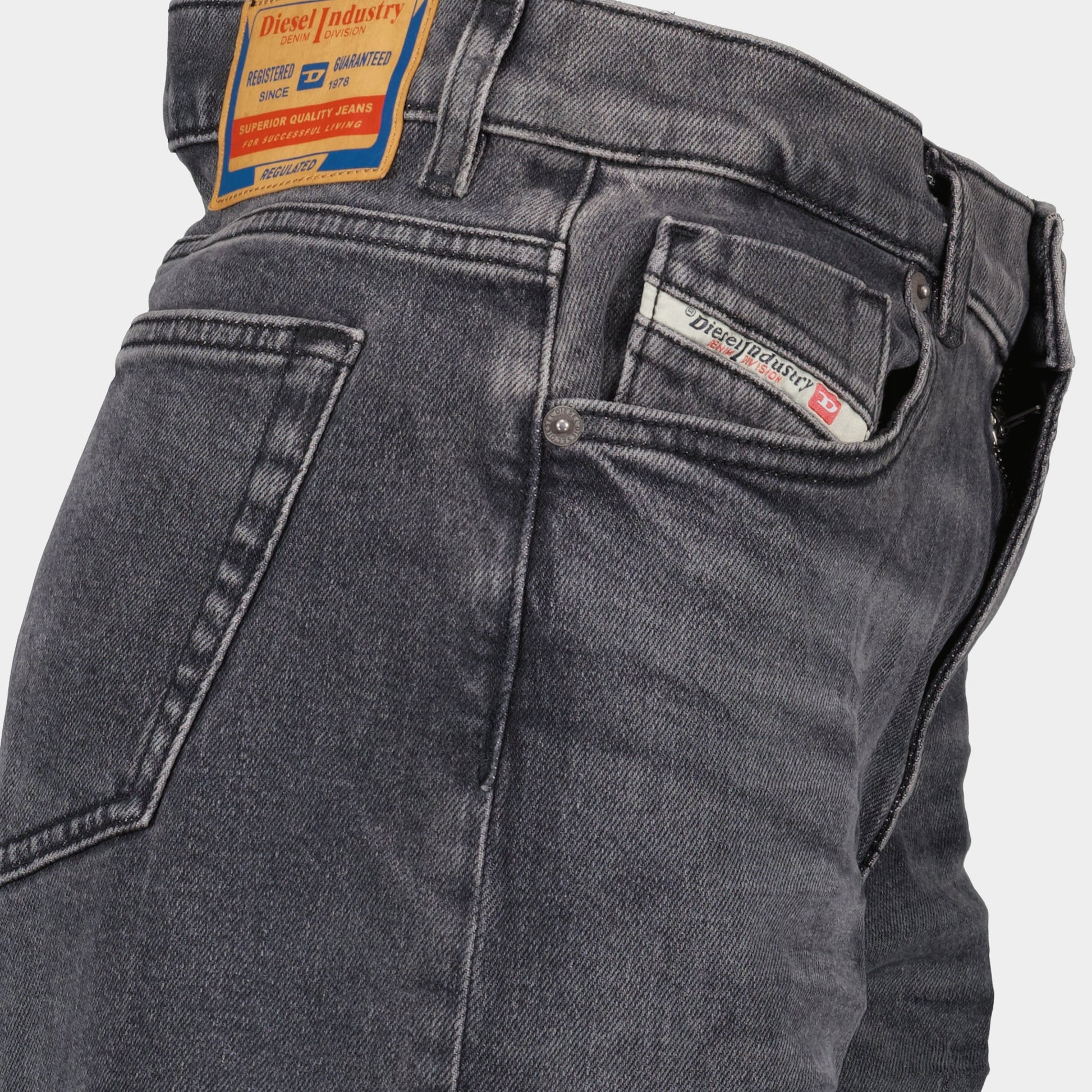 Diesel jeans, wide cut jeans, black denim, relaxed fit, five-pocket design