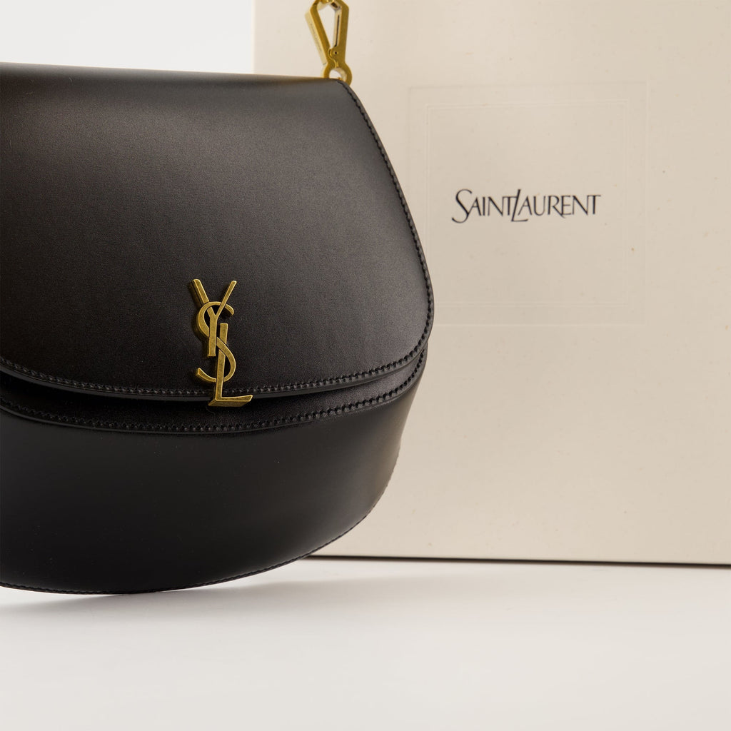 Image of Le Mini Sac Voltaire Noir by Saint Laurent for Women - Season Autumn-Winter 2025 - Detail View 1