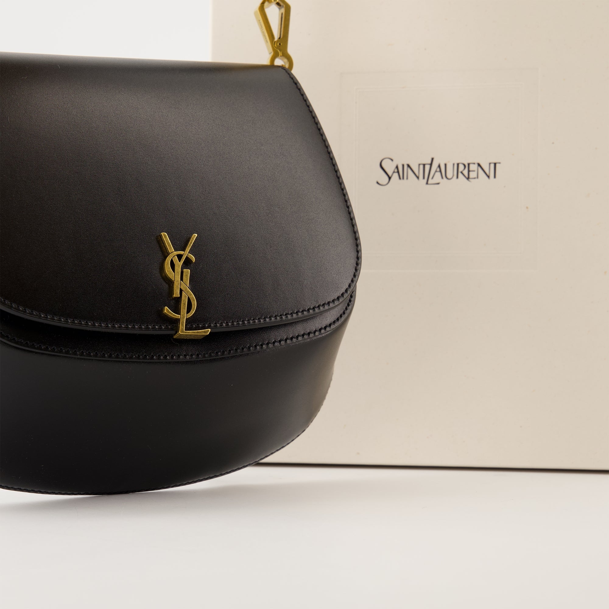 Image of Le Mini Sac Voltaire Noir by Saint Laurent for Women - Season Autumn-Winter 2025 - Detail View 1