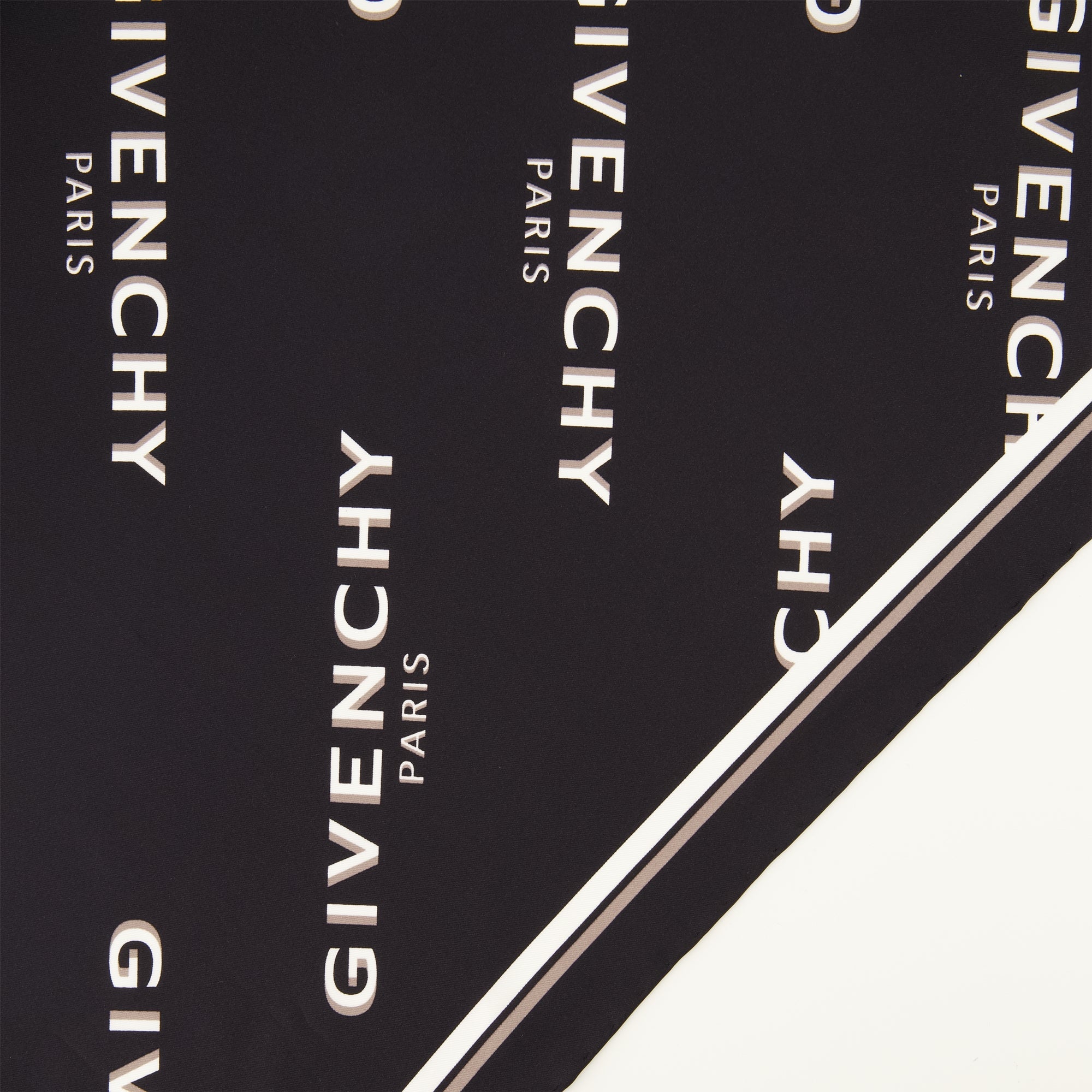 Small Silk Square Shadow Black