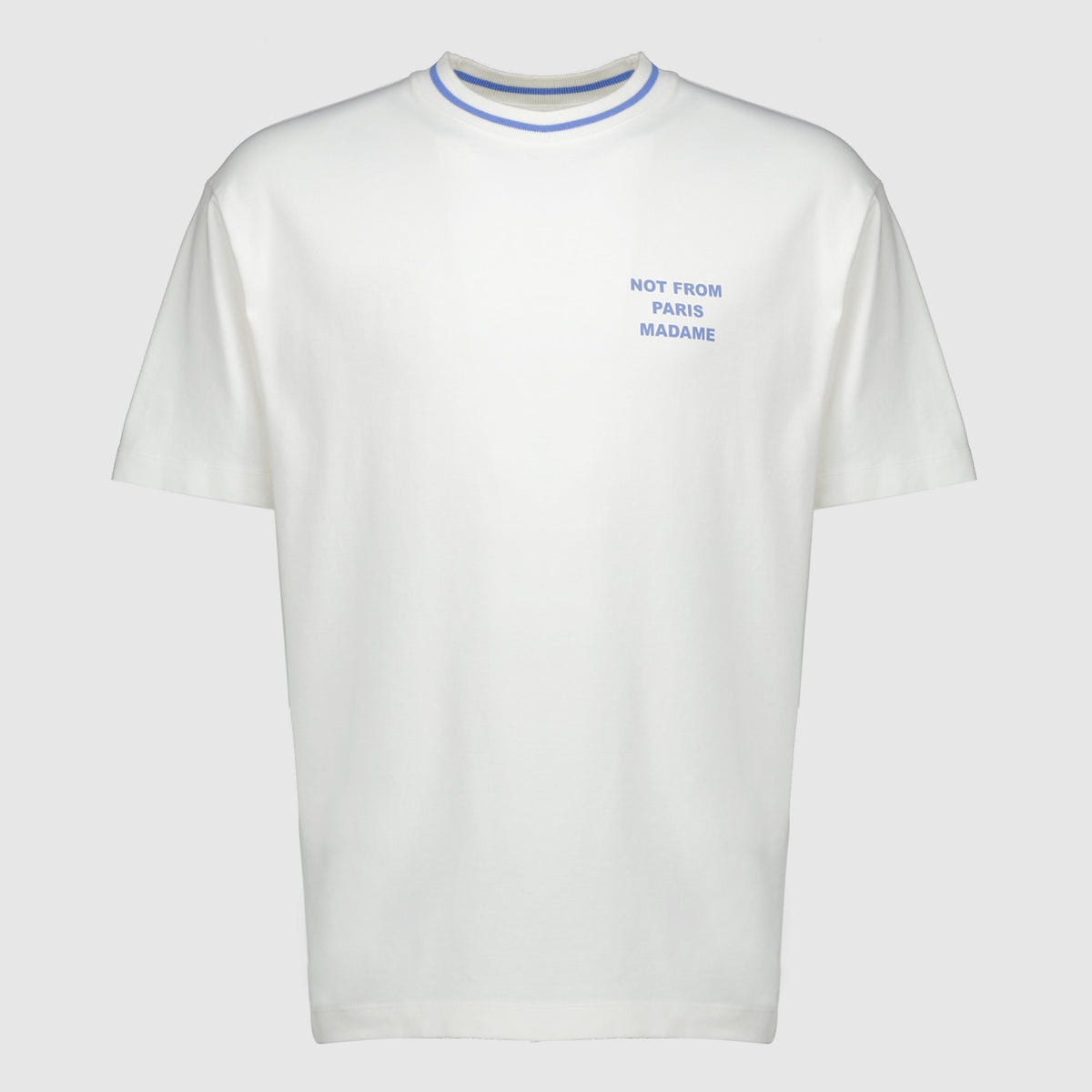 Hvit T-skjorte med Sport-slogan