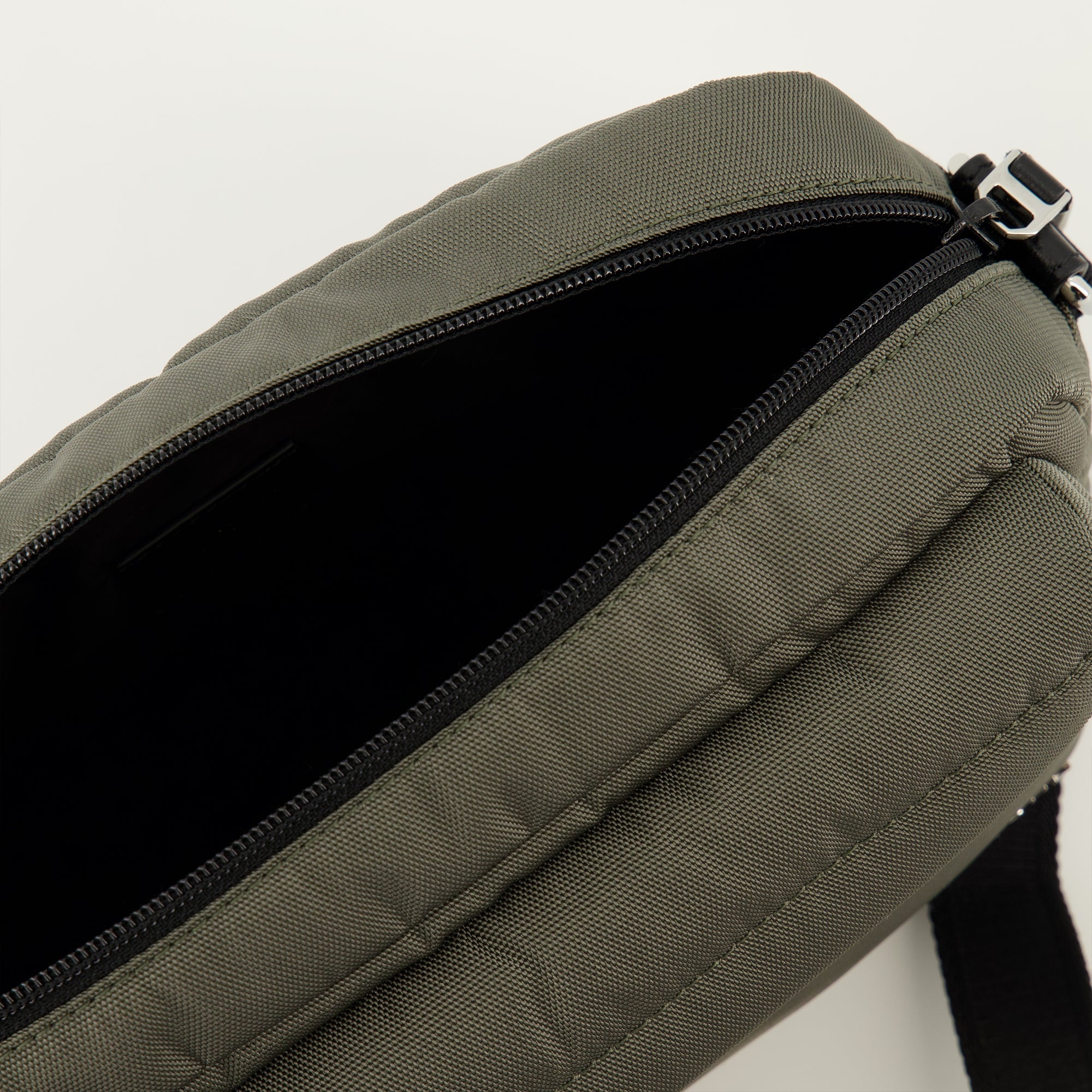 Image of Essential U Kaki Bag by Givenchy for Men - Season Spring-Summer 2026 - Detail View 2