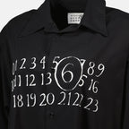 Image d'une robe chemise imprimée par Mm6 pour femmes - Saison Printemps-Été 2025 - Vue détail produit 2