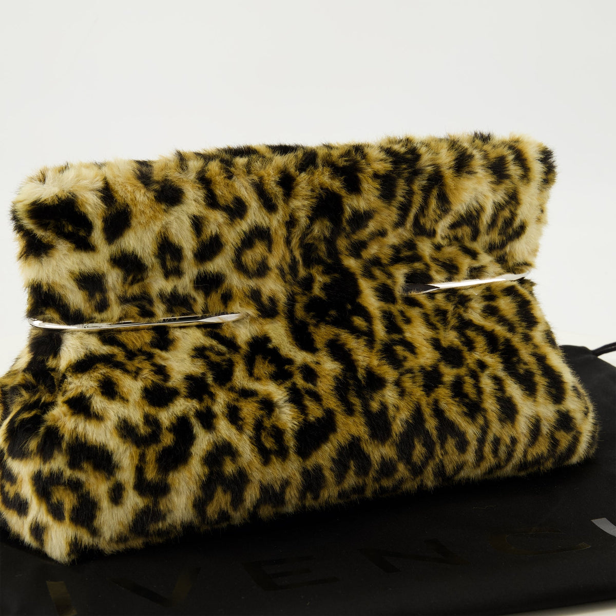 Pinch Soft Sherling Leopard Pouch