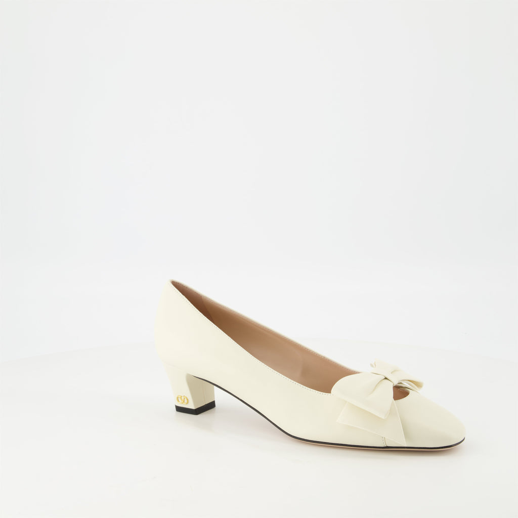 Esacrpin Bowo, slip-on shoes, Valentino Garavani, laminated leather shoes, luxury footwear