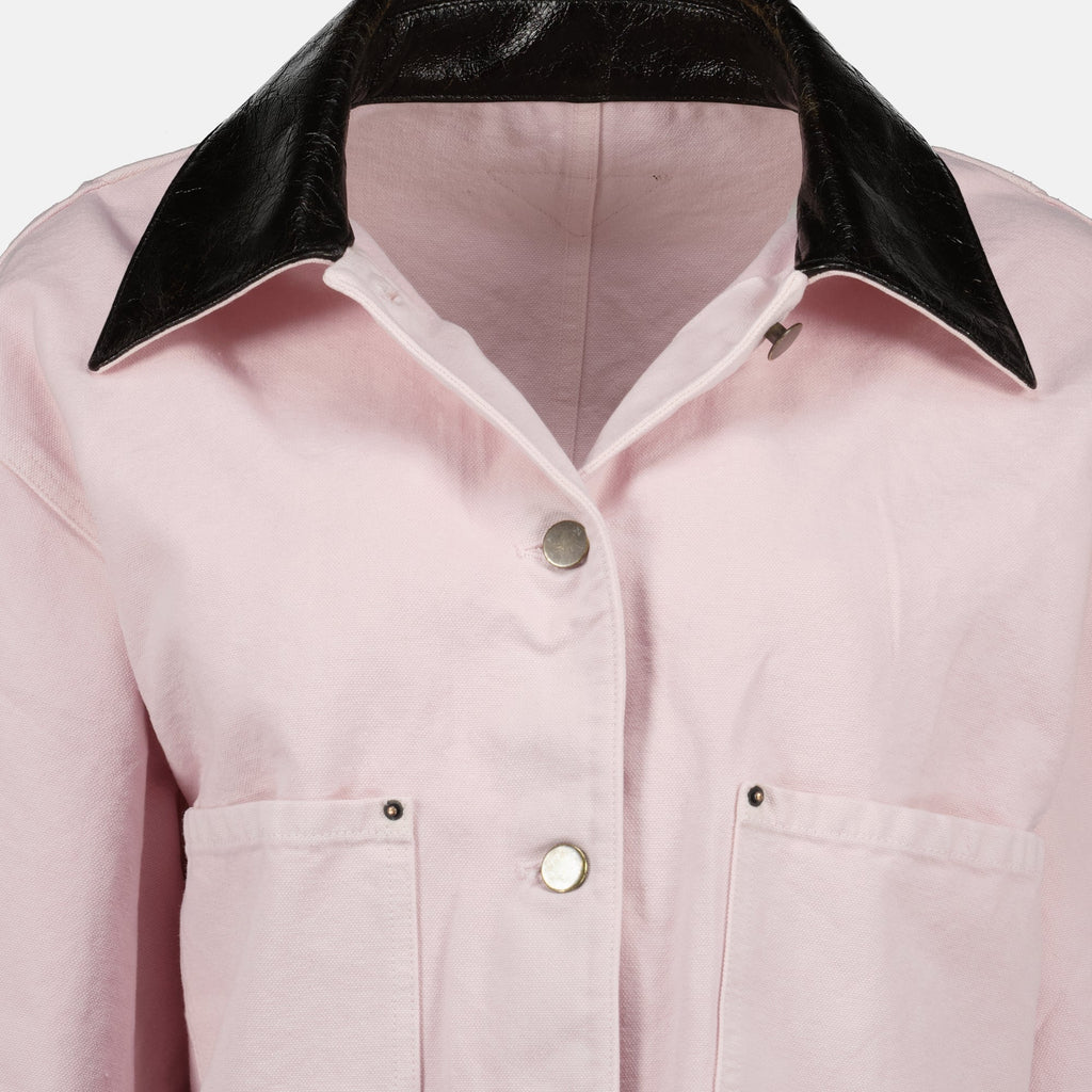 Image d'une veste en denim rose de Prada pour femmes - Saison Printemps-Été 2026 - Détail vue 1