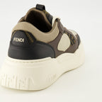 Imagem das sapatilhas Fendi Force castanhas da Fendi para homens - Temporada Outono-Inverno 2025 - Vista traseira