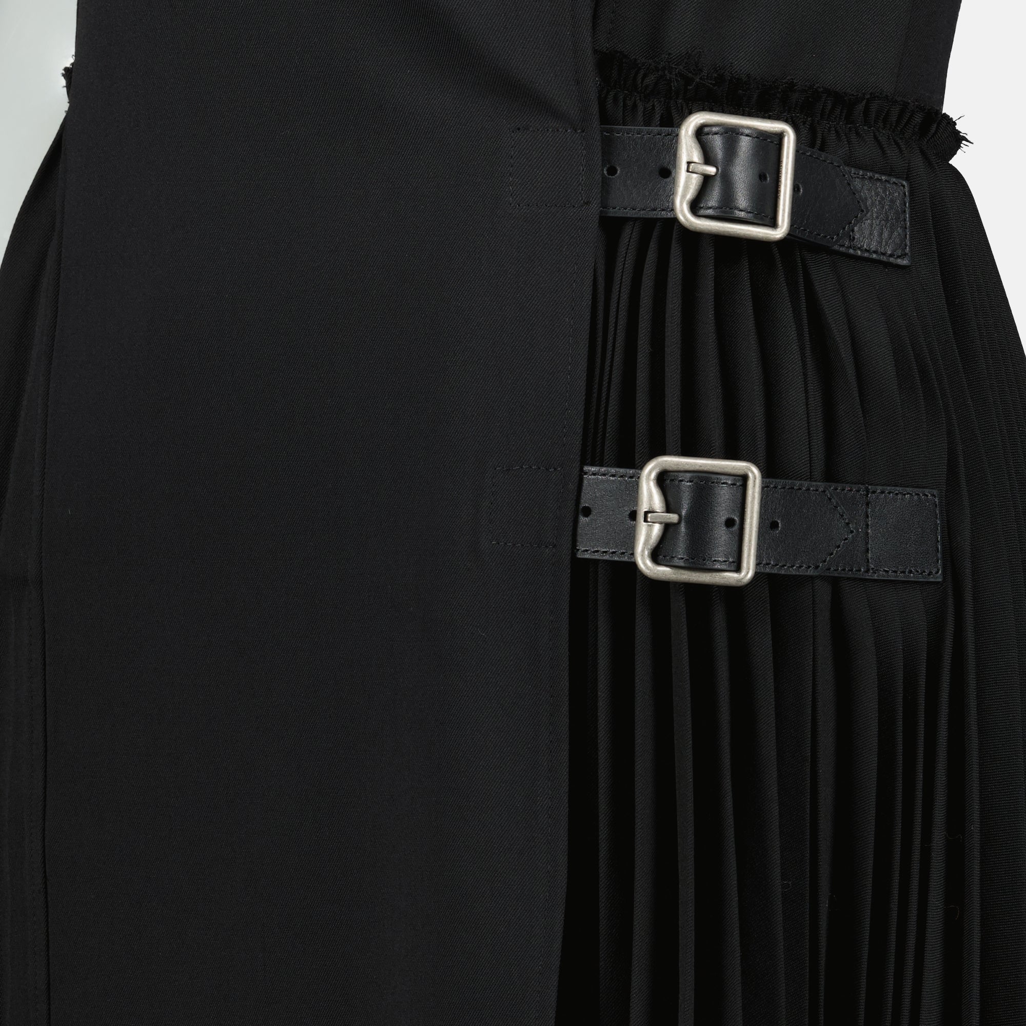 Burberry dress, black kilt dress, wool dress, Autumn-Winter collection, women's fashion