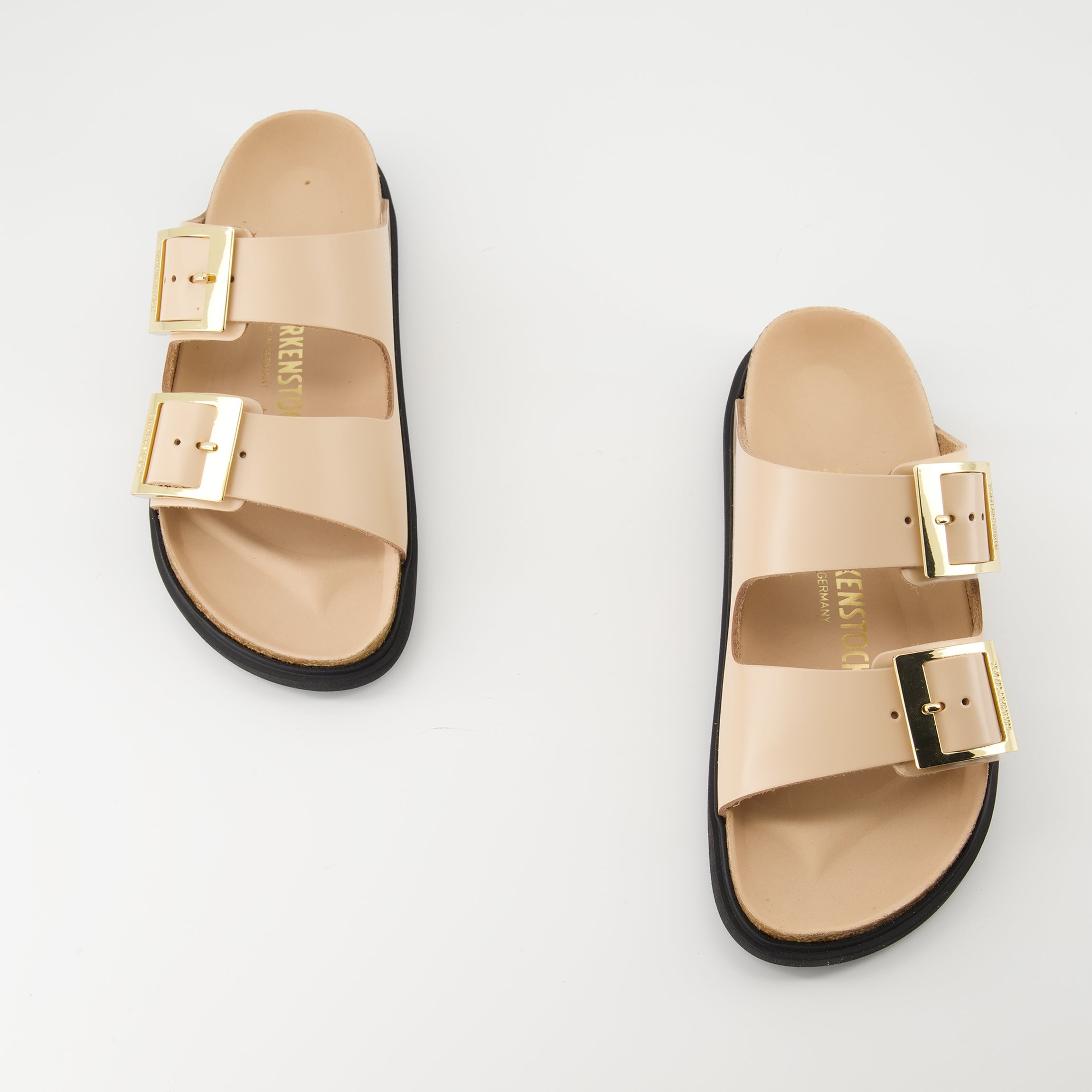 Image des sandales Arizona Big Buckle de Birkenstock pour femmes - Saison Printemps-Été 2025 - Vue du dessus de la paire