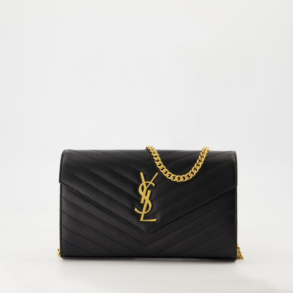 Immagine del portafoglio a catena nero Cassandre di Saint Laurent per donne - Stagione Autunno-Inverno 2025 - Vista frontale