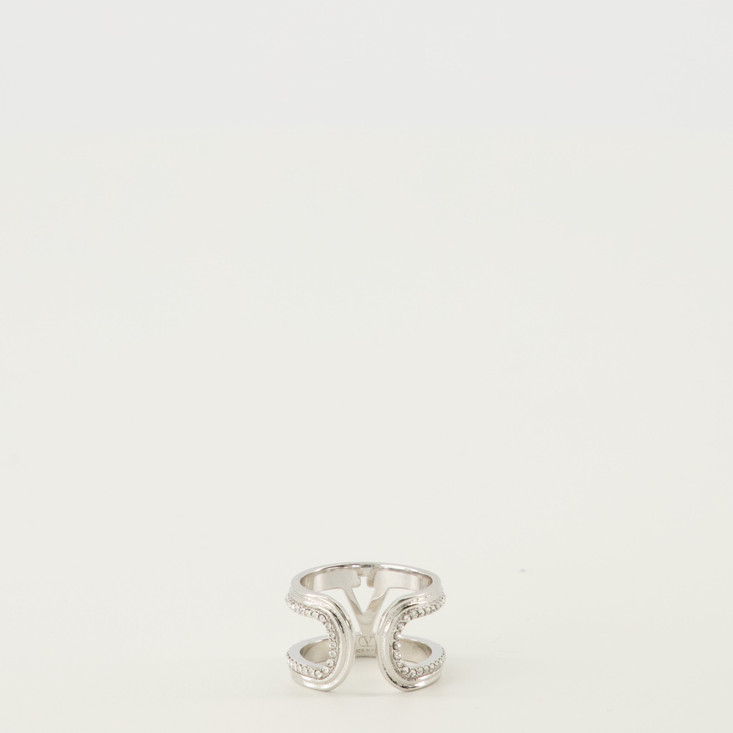 Image of Ovalette Ring with Swarovski® Crystals by Valentino Garavani for Women - Season Spring-Summer 2026 - Back View