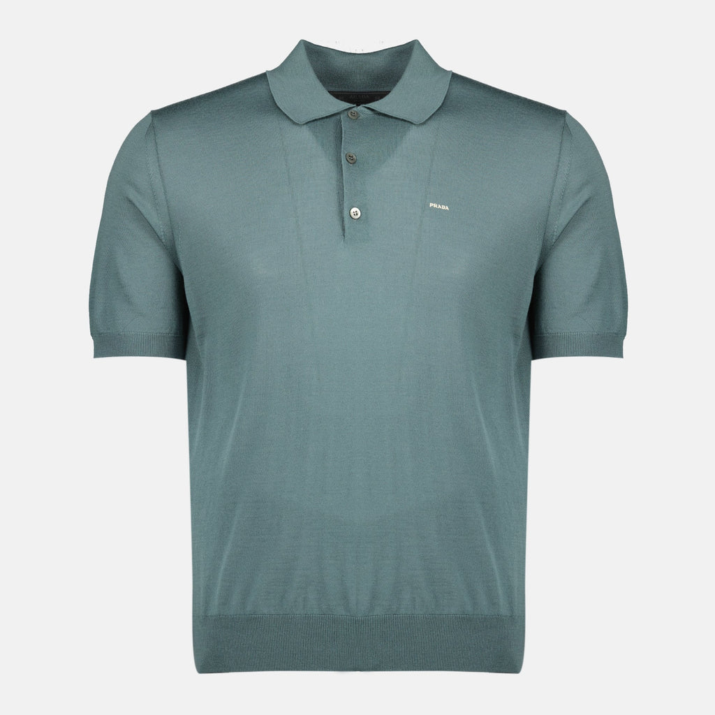 Image du polo en laine vert foncé de Prada pour hommes - Saison Printemps-Été 2026 - Vue de face