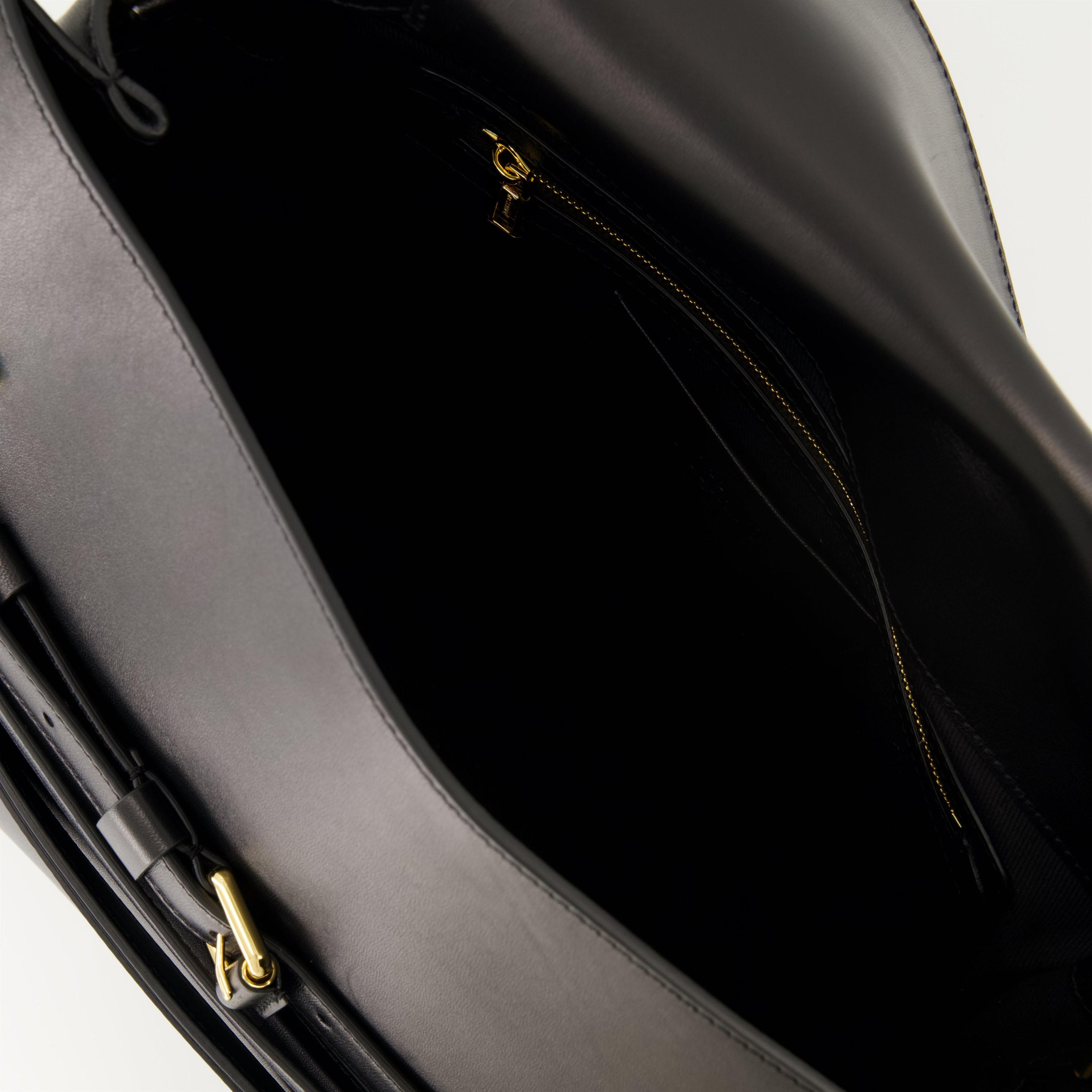 cappa leather bag, Moschino bag, black leather accessories, adjustable shoulder bag, women’s handbags