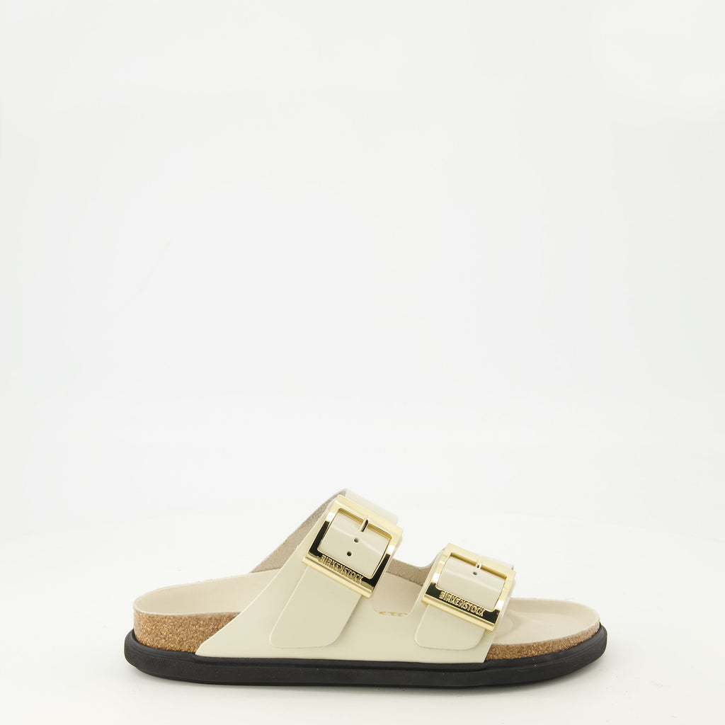 Image of Arizona Sandals by Birkenstock for Women - Season Spring-Summer 2026 - Right Side View