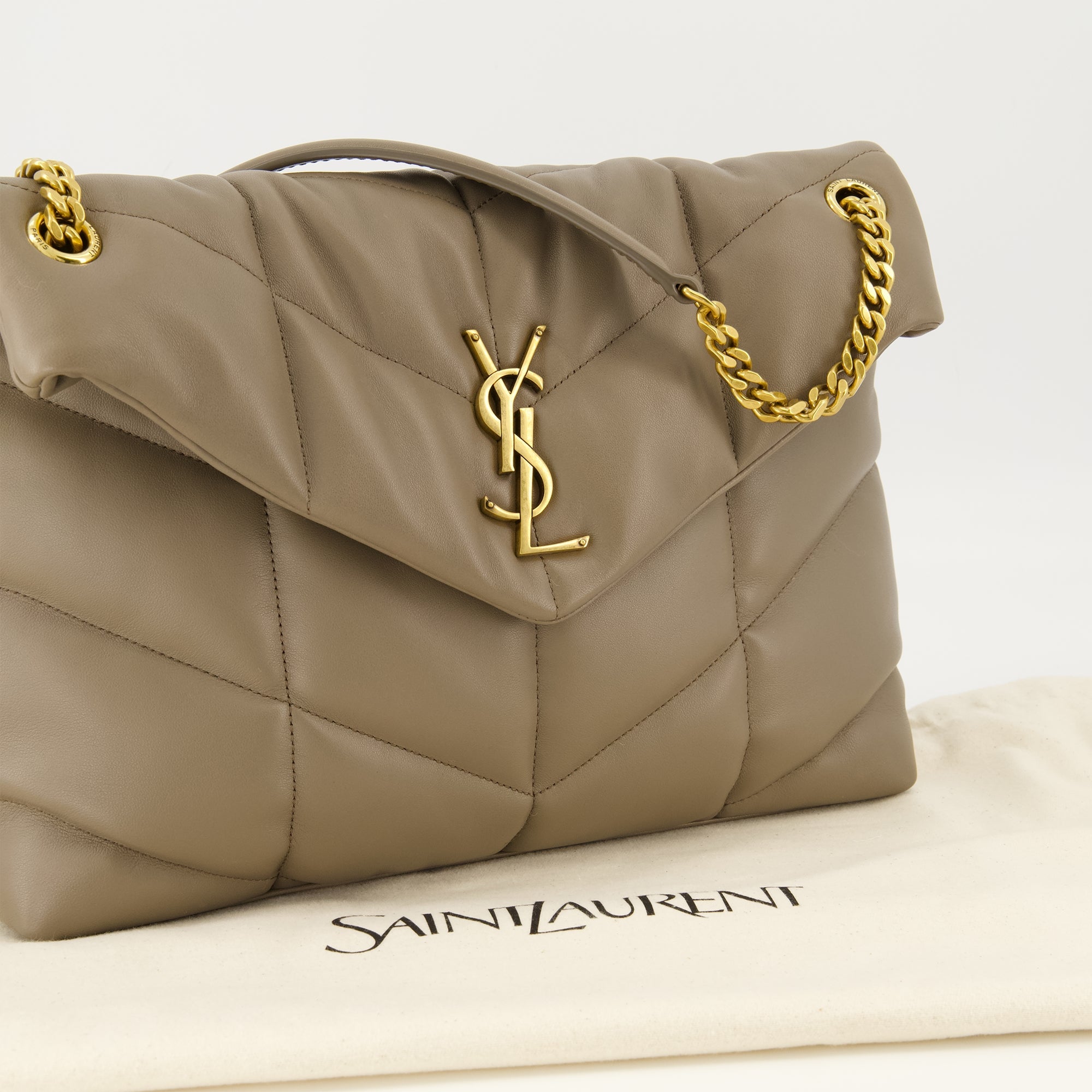 Bilde av Medium Puffer Bag av Saint Laurent for kvinner - Sesong Vår-Sommer 2026 - Detaljvisning 1