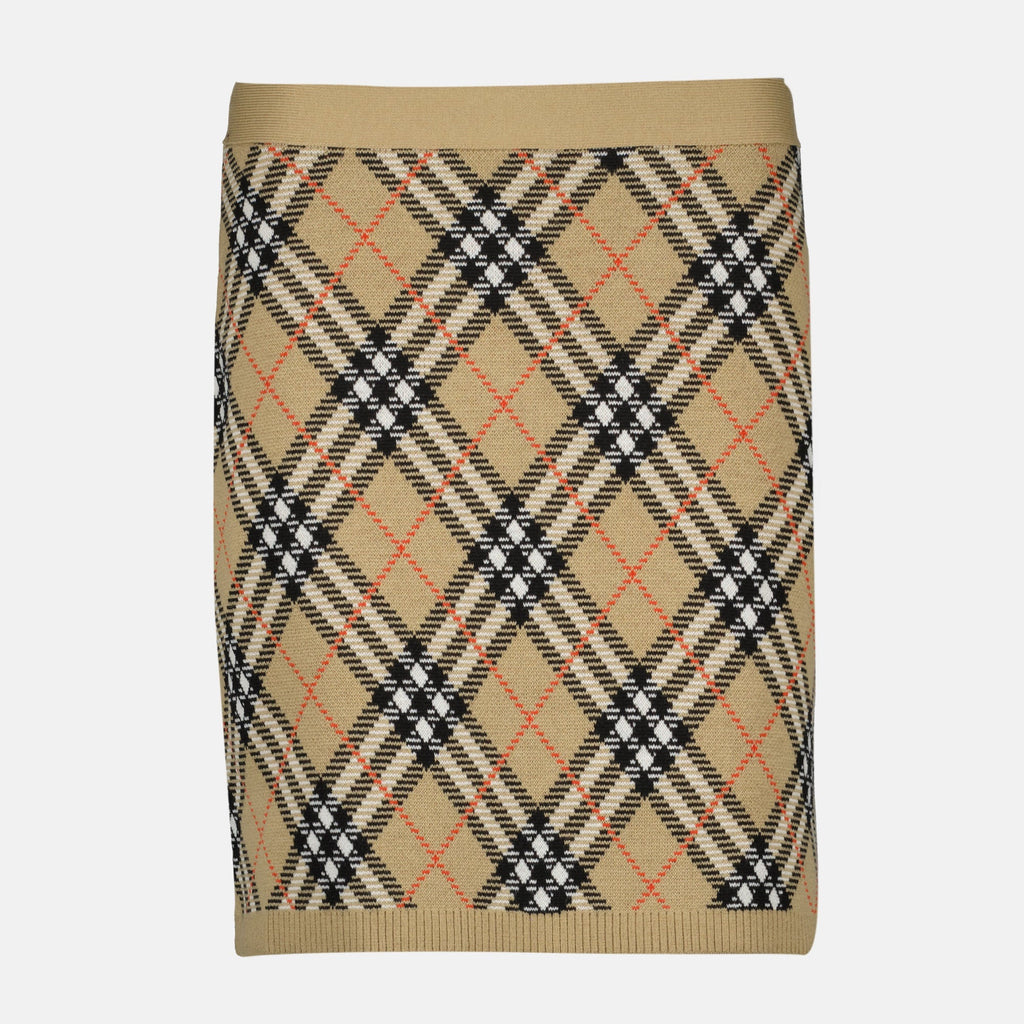 Burberry skirt, check pattern skirt, wool mini skirt, Burberry women's fashion, autumn winter fashion