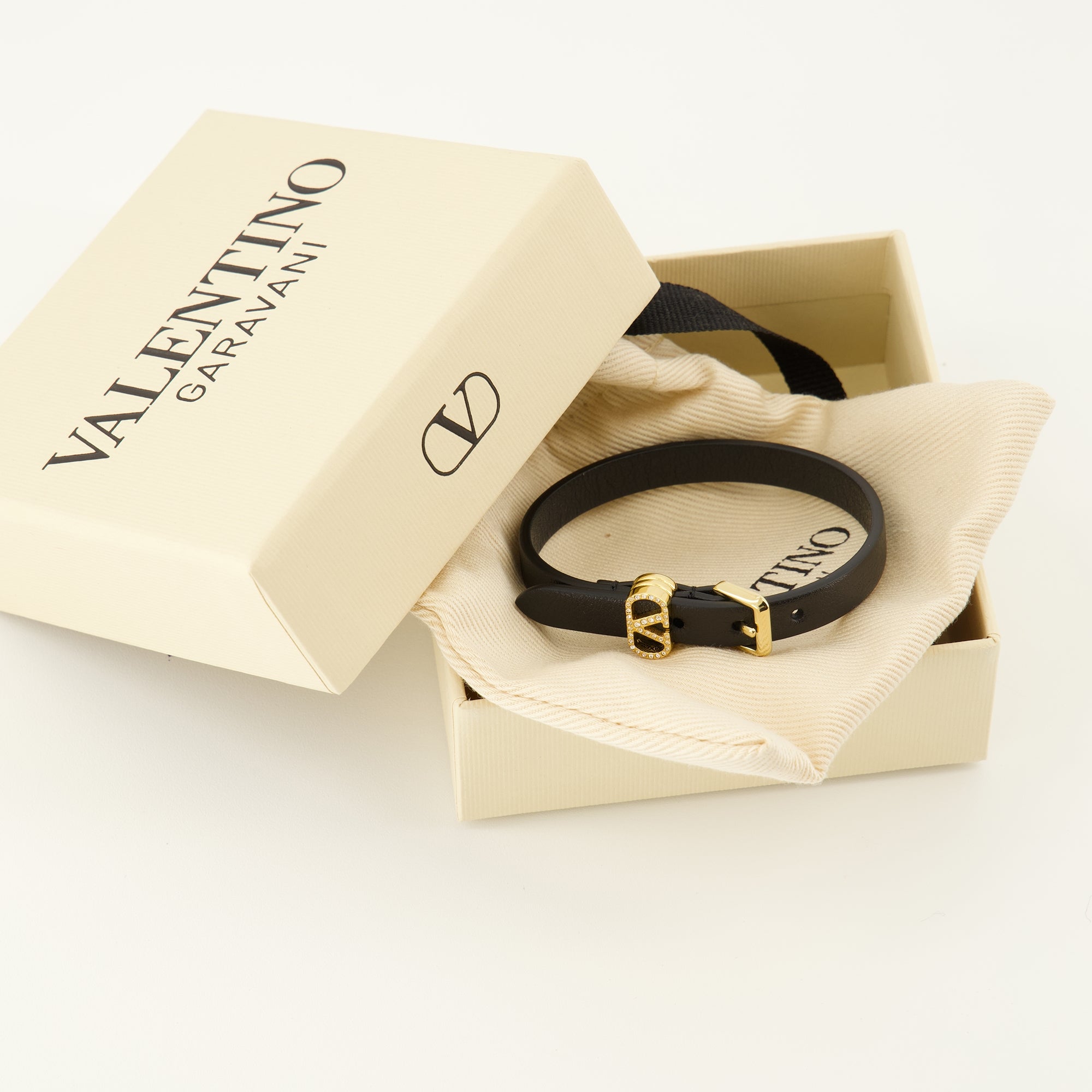 black leather bracelet, Valentino accessory, Vlogo design, Autumn-Winter collection, calfskin jewelry