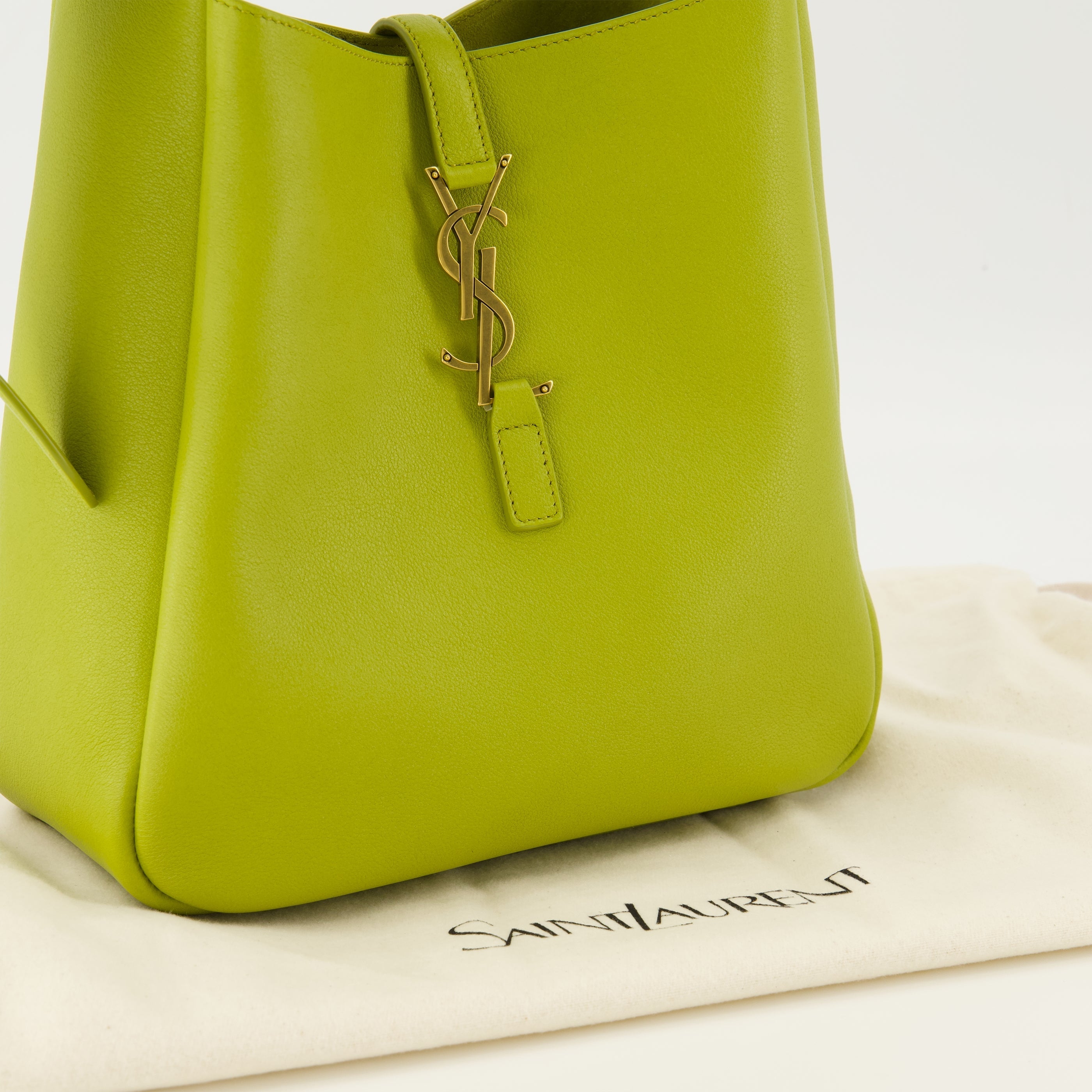 Le 5 à 7 Petit Sac en Cuir Vert