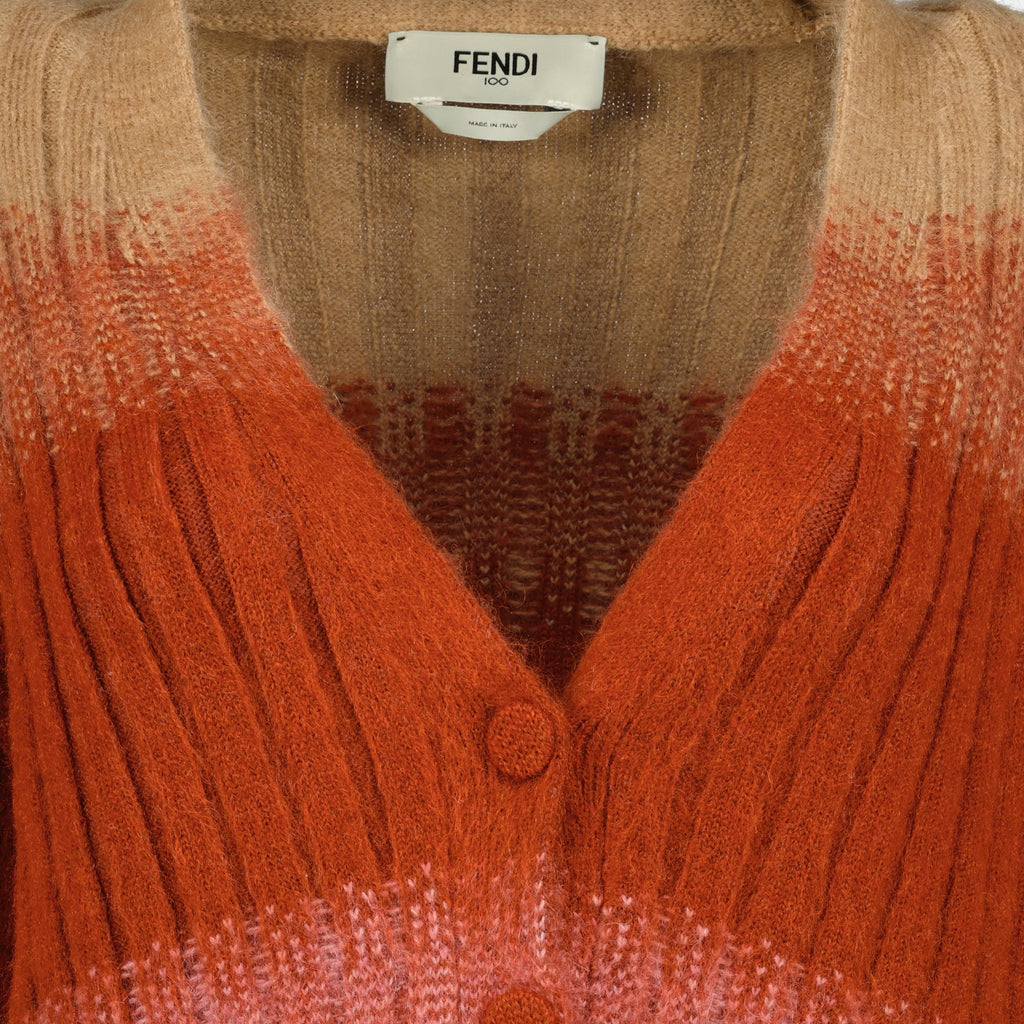 Imagen de un cárdigan de mohair y lana multicolor de Fendi para mujeres - Temporada Otoño-Invierno 2025 - Vista de detalle 2