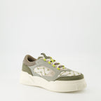 Bild der Fendi Force Sneakers von Fendi für Männer - Saison Frühling-Sommer 2025 - Vorderansicht rechts im Drei-Viertel