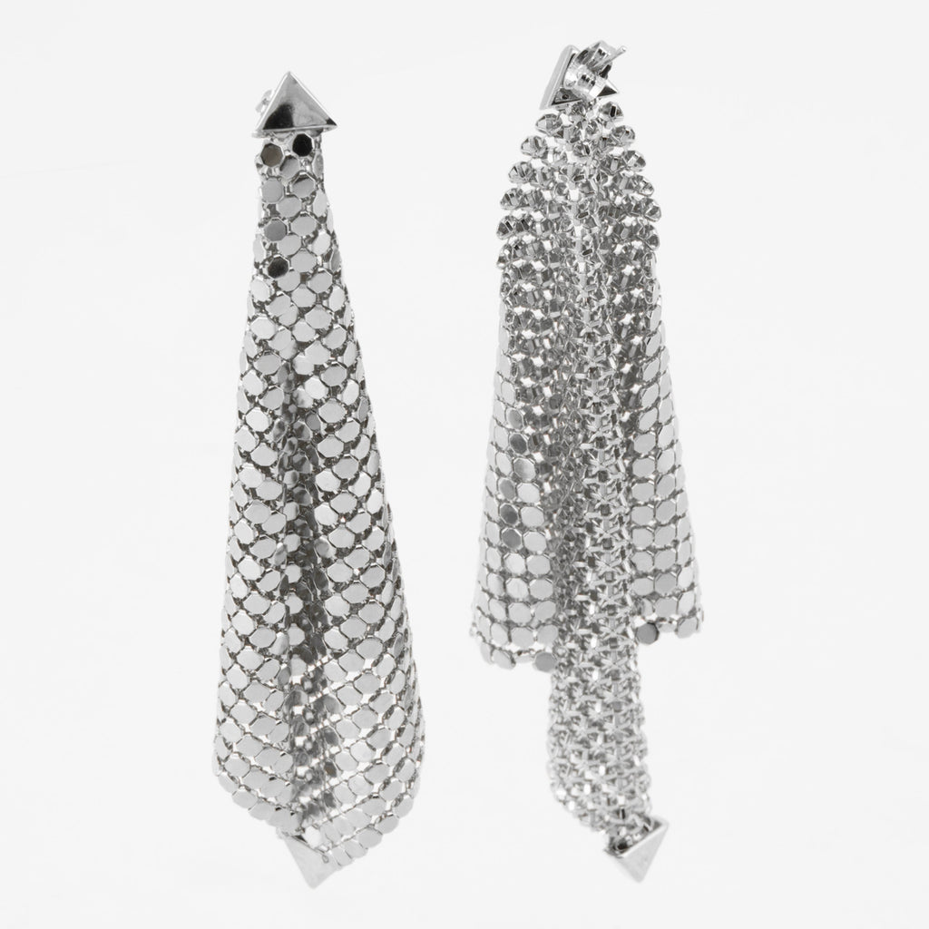 Silver earrings, Rabanne Pixel earrings, Draped design earrings, Metallic mesh jewelry, Spring-Summer 2025 accessories