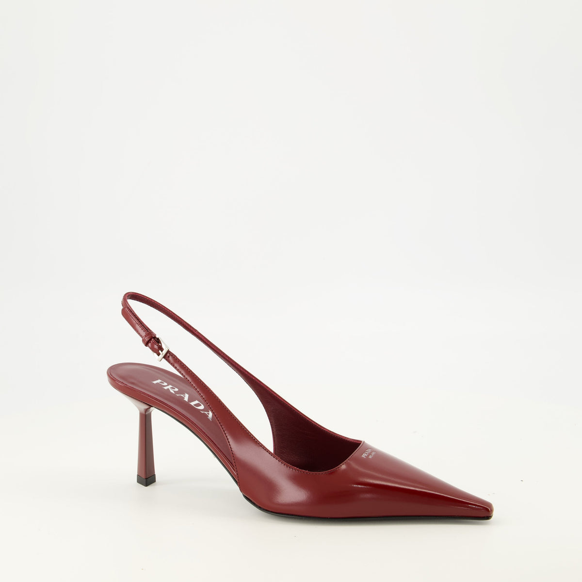 Rote Lackleder-Pumps mit spitzer Zehenpartie
