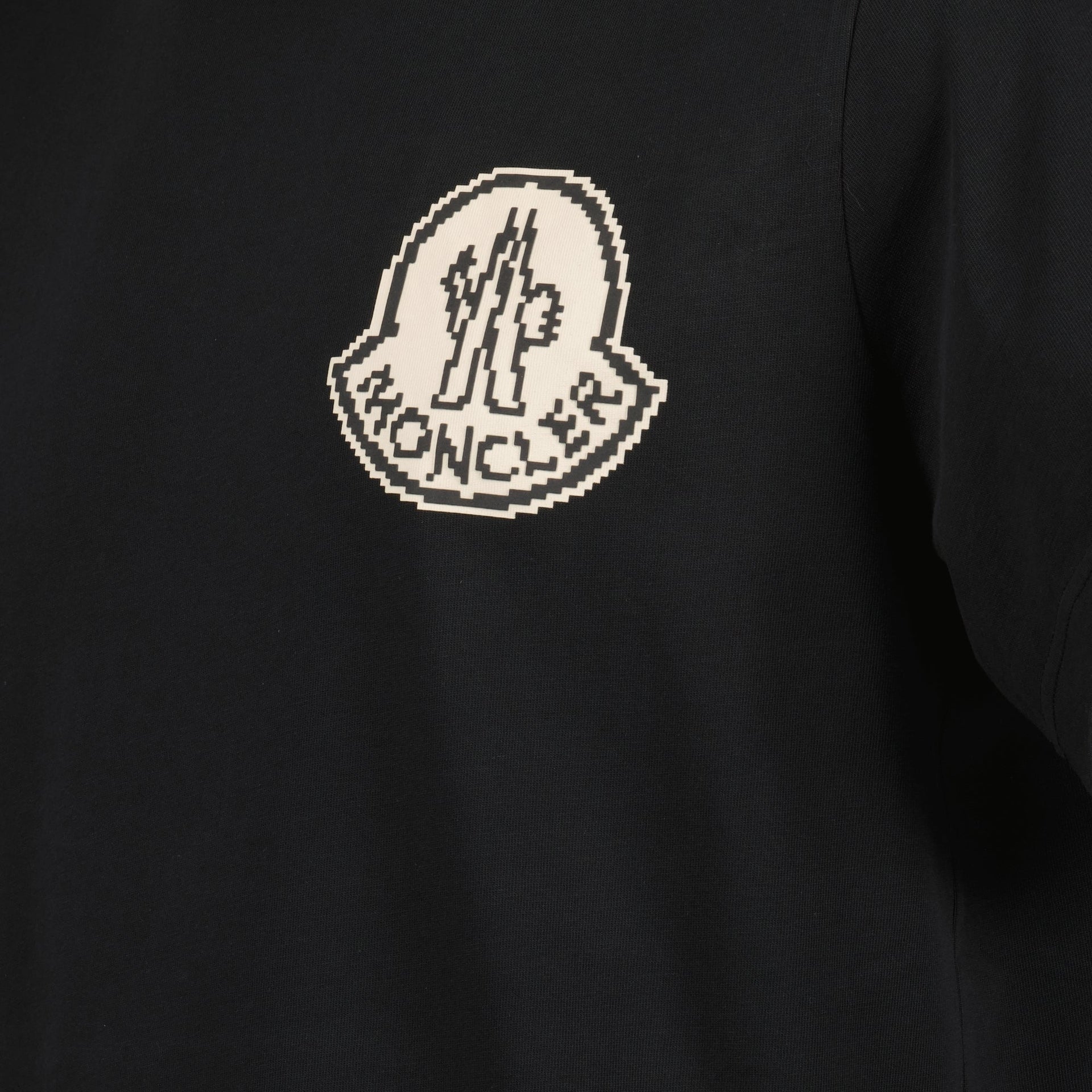Moncler Black Logo T-shirt WE IN STYLE