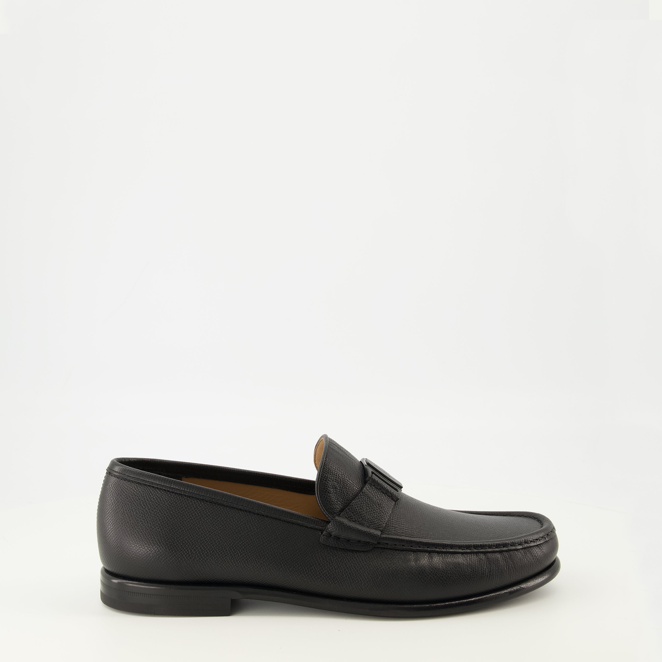 Image of Black Leather Loafers by Ferragamo for Men - Season Spring-Summer 2026 - Right Side View