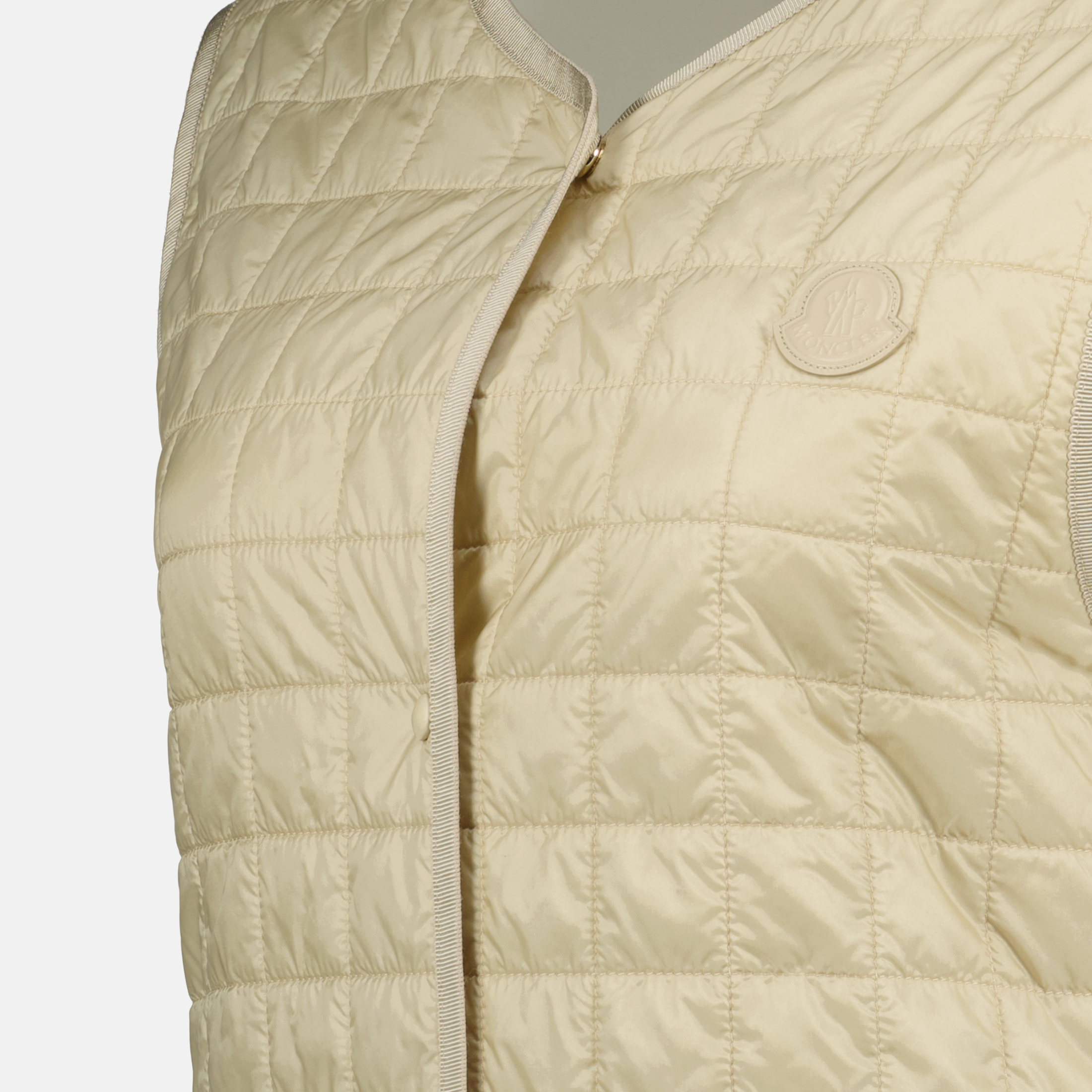 Image of Trench Gourdon 3 en 1 by Moncler for Women - Season Spring-Summer 2025 - Detail View 11