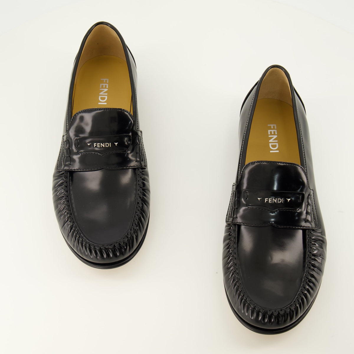 Scrunch leather loafers