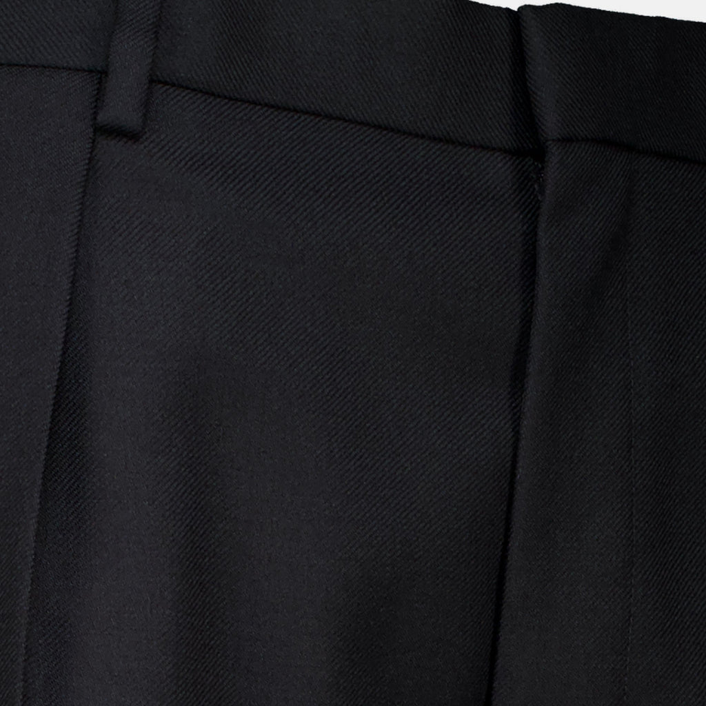 Schwarze Shorts aus Wollstoff mit Schneiderverarbeitung