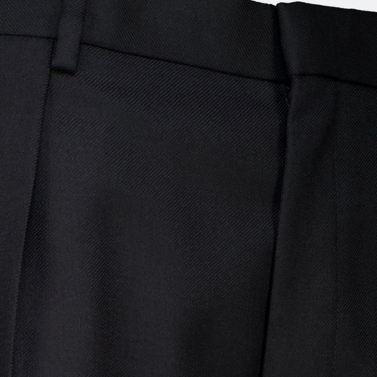 Schwarze Shorts aus Wollstoff mit Schneiderverarbeitung