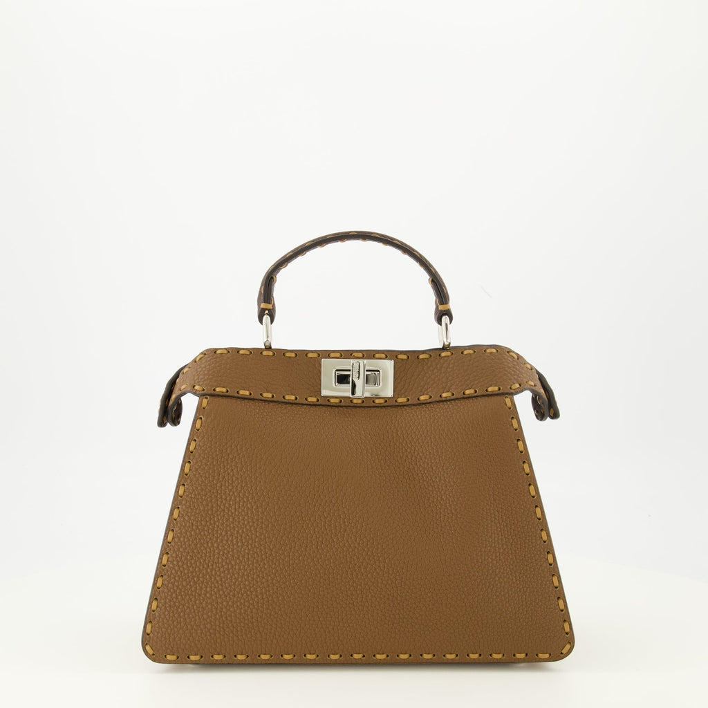 Immagine della borsa Peekaboo ISeeU di Fendi per donne - Stagione Autunno-Inverno 2025 - Vista frontale