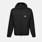 Immagine della giacca nera Kona di Moncler per unisex - Stagione Autunno-Inverno 2024 - Vista frontale