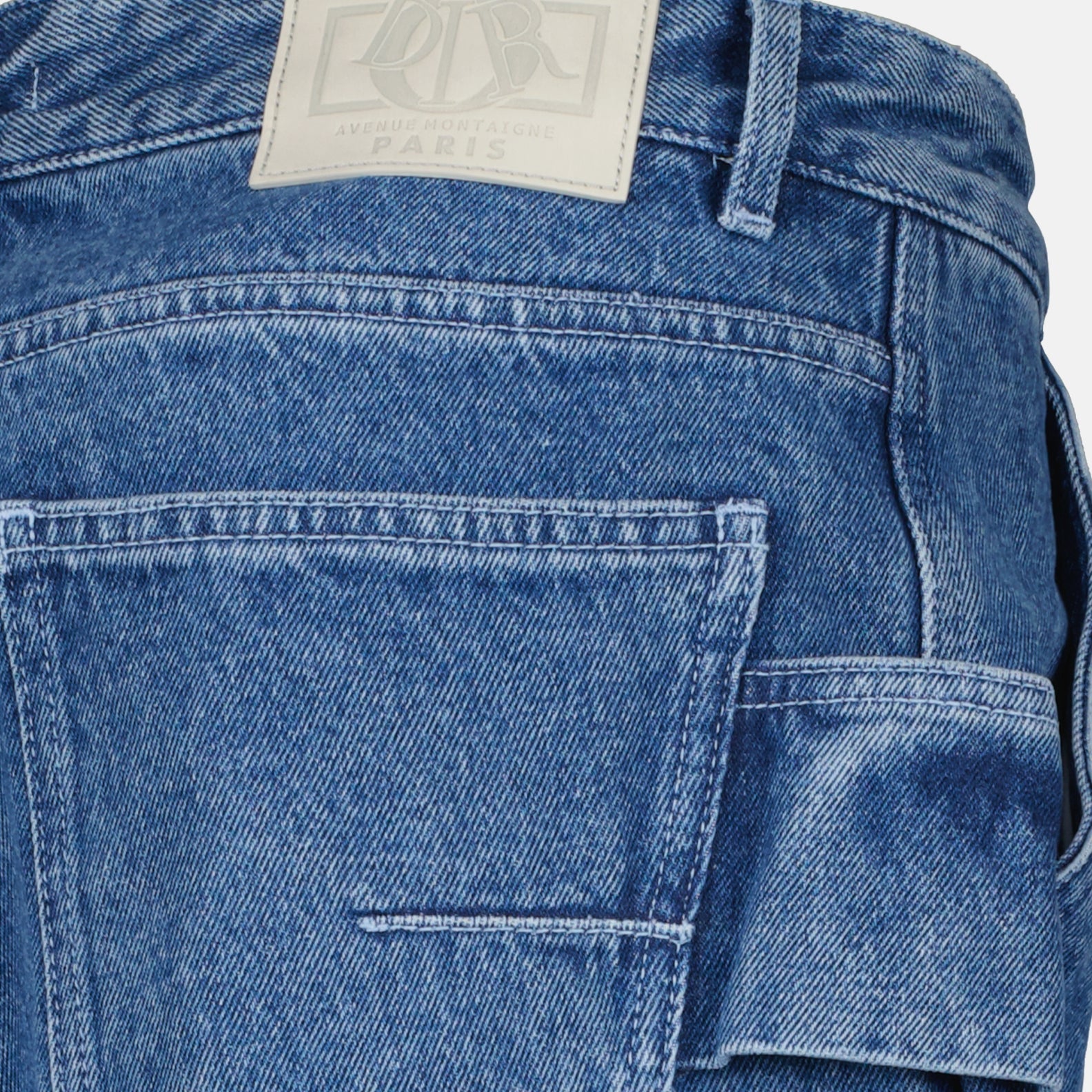 Image of Carpenter Denim Shorts by Dior for Men - Season Autumn-Winter 2024 - Detail View 1