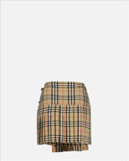 checked pattern skirt, Burberry skirt, beige skirt, luxury fashion, women's fashion
